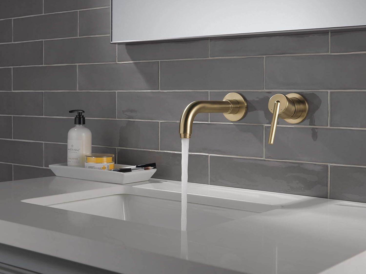 DELTA TRIM MONOMANDO LAVAMANOS PARED TINSIC CHAMPANGNE BRONCE | Galería Viterra